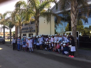 ADIMRA Joven con alumnos de 7� grado 