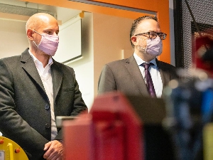 Video resumen de la visita de Kulfas y Merediz en el CSI 