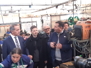 Scioli visit� una empresa socia de ADIMRA