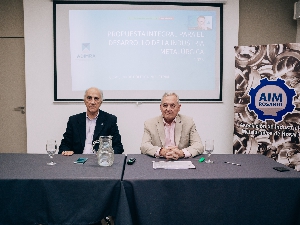 AIM CELEBRO SU TRADICIONAL BRINDIS DE FINDE A�O