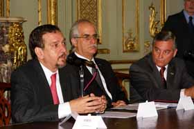 Acuerdo para promover la repatriaci�n de profesionales.